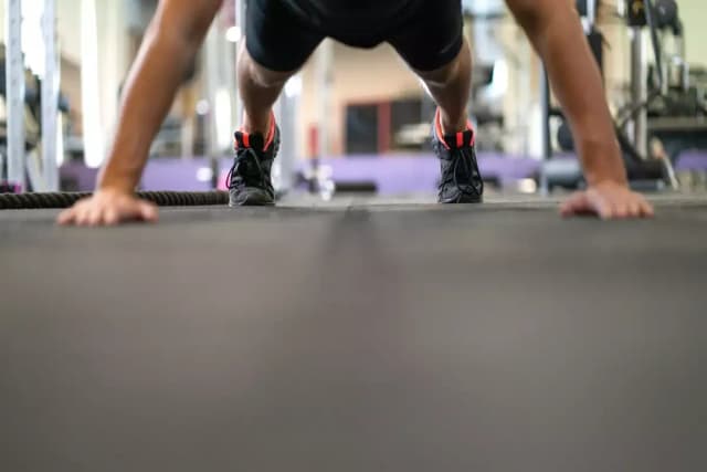 Trening FBW co to? Odkryj skuteczne metody treningu całego ciała Trening FBW co to? Odkryj skuteczne metody treningu całego ciała