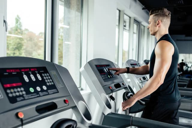 Czy robić cardio po treningu siłowym? Odkryj skuteczne strategie Czy robić cardio po treningu siłowym? Odkryj skuteczne strategie